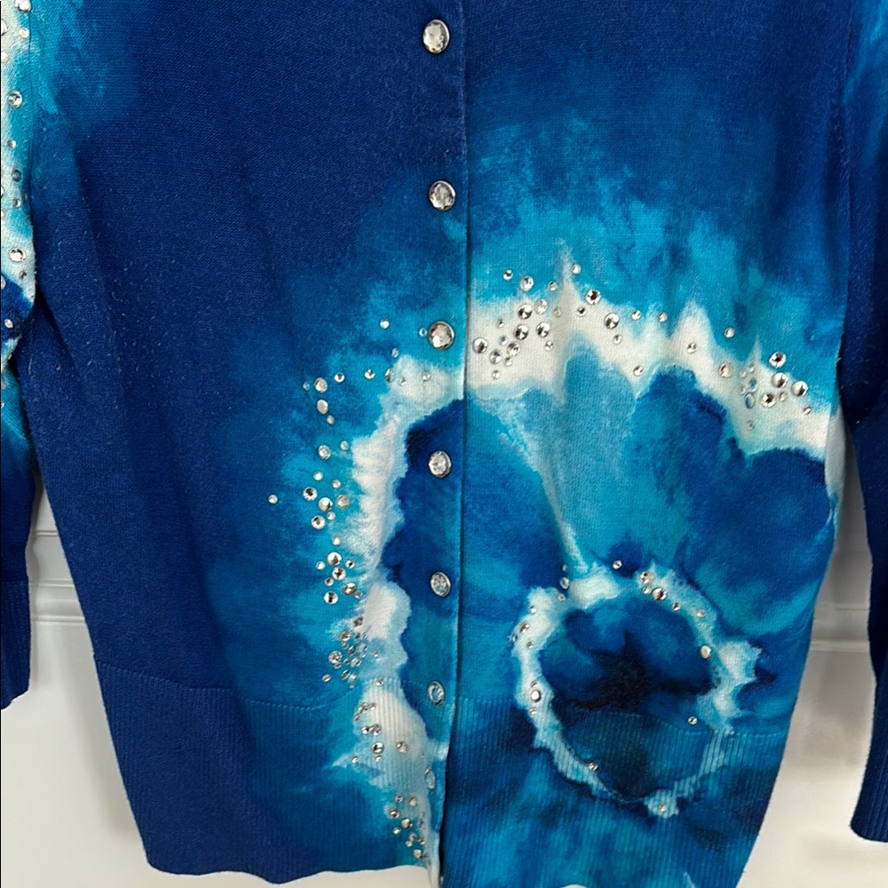 White House Black Market Blue and White Button Down Shirt - Picture 2 of 5